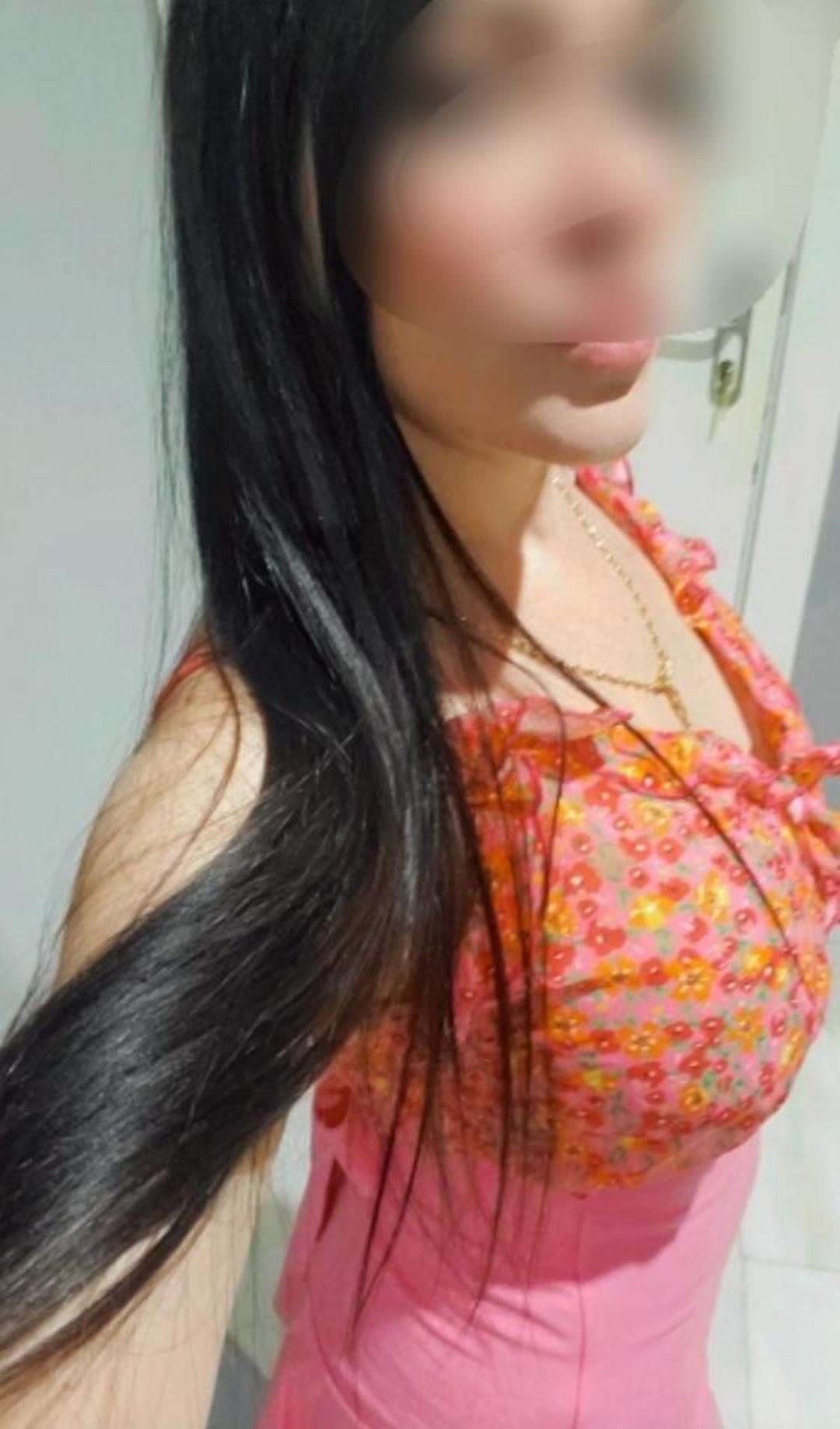 🌴 Las Chicas de Vélez-Málaga – Un Chalet Lleno de Belleza Latina 🌴 - Foto 3